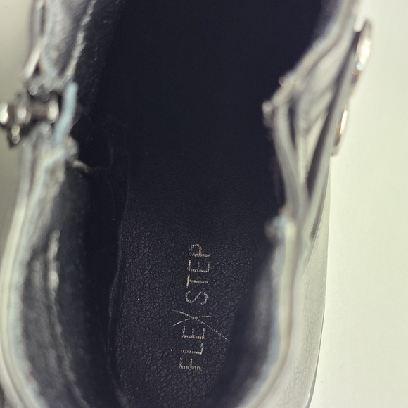 Flex Step Women’s Black Ankle Boots Size 7M - Picture 10 of 11